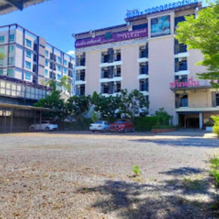 Thousand-Ten Thousand Hotel Bangkok Esterno foto