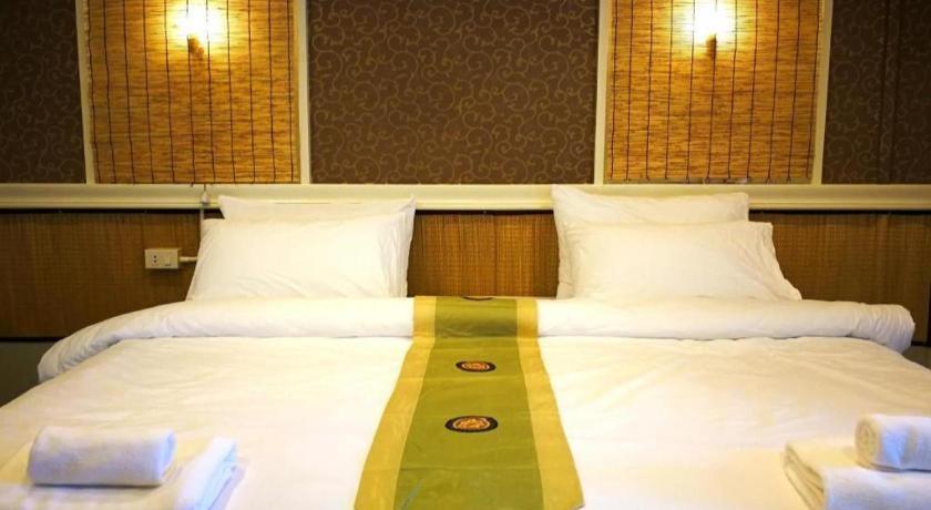 Thousand-Ten Thousand Hotel Bangkok Esterno foto